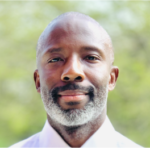 Warren Reid headshot